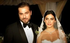Engin Altan Düzyatan Biography, Wiki, Age, Family, Education, Movies, Best TV Shows, Net Worth, Wife & Kids 2025 4 Engin-Altan-Wedding-Picture-with-her-wife-Neslisah-Alkoclar-300x183